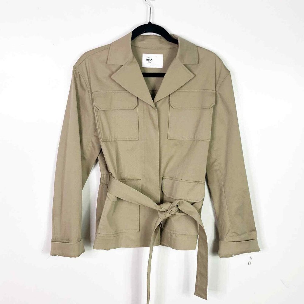 BECKEN BELTED KHAKI‎ BUTTON DOWN JACKET MEDIUM-EUC